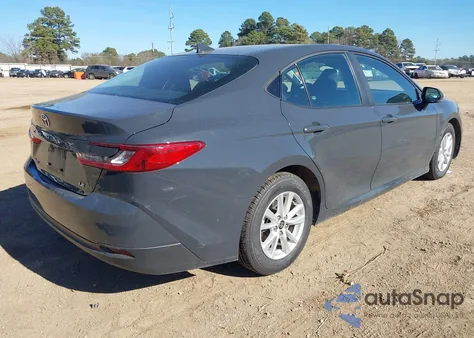 2025 Toyota Camry Le z USA, uszkodzony, nr VIN 4T1DAACK7SU504795